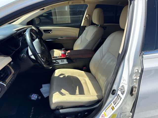 Used 2017 Toyota Avalon Limited FWD image 4