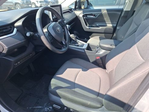 Used 2025 Toyota RAV4 XLE image 15