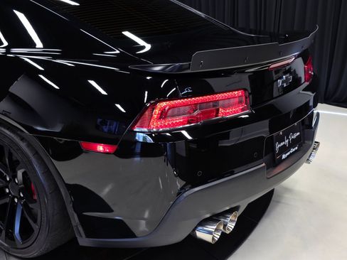 Used 2015 Chevrolet Camaro SS w/ SS Performance Package RWD image 60