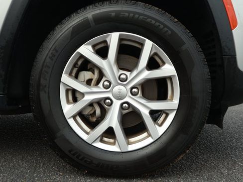 Used 2022 Jeep Grand Cherokee Limited RWD image 4