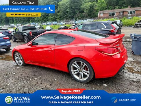 Used 2011 Hyundai Genesis 3.8 RWD image 3
