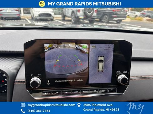 New 2025 Mitsubishi Outlander SEL image 19