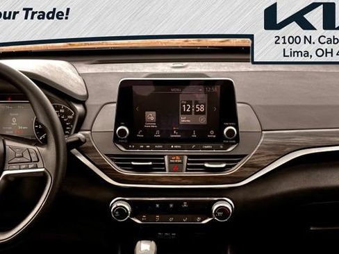 Used 2025 Nissan Altima 2.5 SV FWD image 9