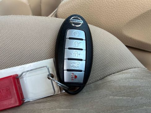 Used 2019 Nissan Rogue SV AWD/4WD image 10