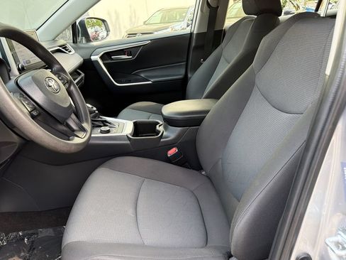 Used 2025 Toyota RAV4 XLE AWD/4WD image 22