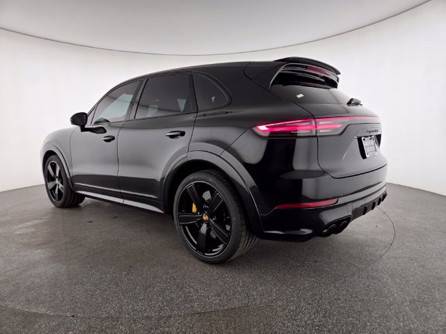 Used 2020 Porsche Cayenne Turbo AWD/4WD image 16