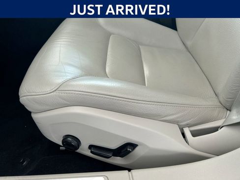 Used 2021 Volvo S60 T5 Momentum w/ Premium Package FWD image 13