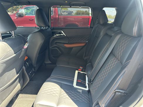 Used 2024 Mitsubishi Outlander SEL AWD/4WD image 15