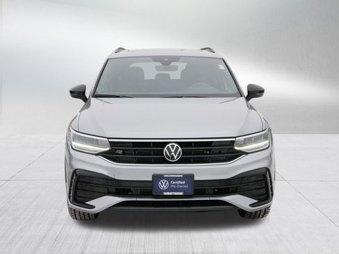 Certified 2024 Volkswagen Tiguan SE R-Line image 2