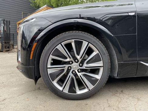 Used 2024 Cadillac Lyriq Luxury w/ LPO, Floor Liner Package AWD/4WD image 12