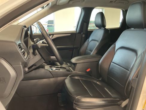 Used 2024 Ford Escape Platinum image 10