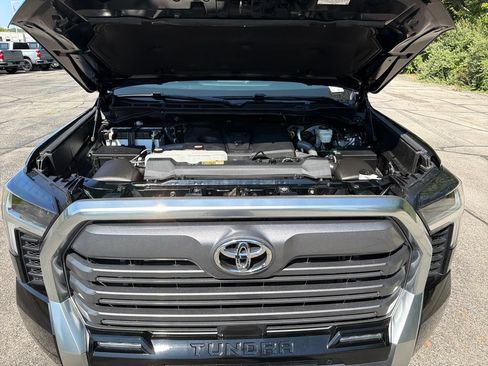 Used 2025 Toyota Tundra Limited AWD/4WD image 44