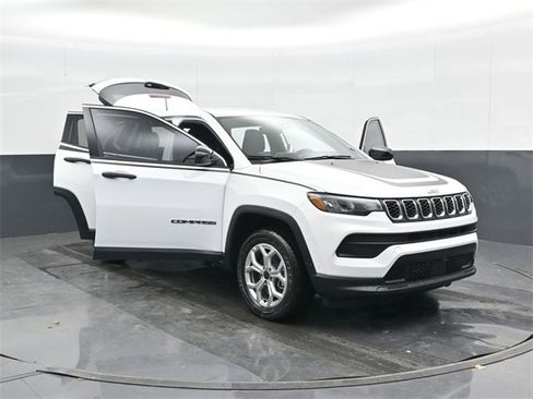 Used 2025 Jeep Compass Sport w/ Mopar Graphics Package image 45