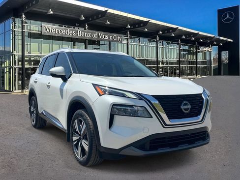 Used 2023 Nissan Rogue SL image 1