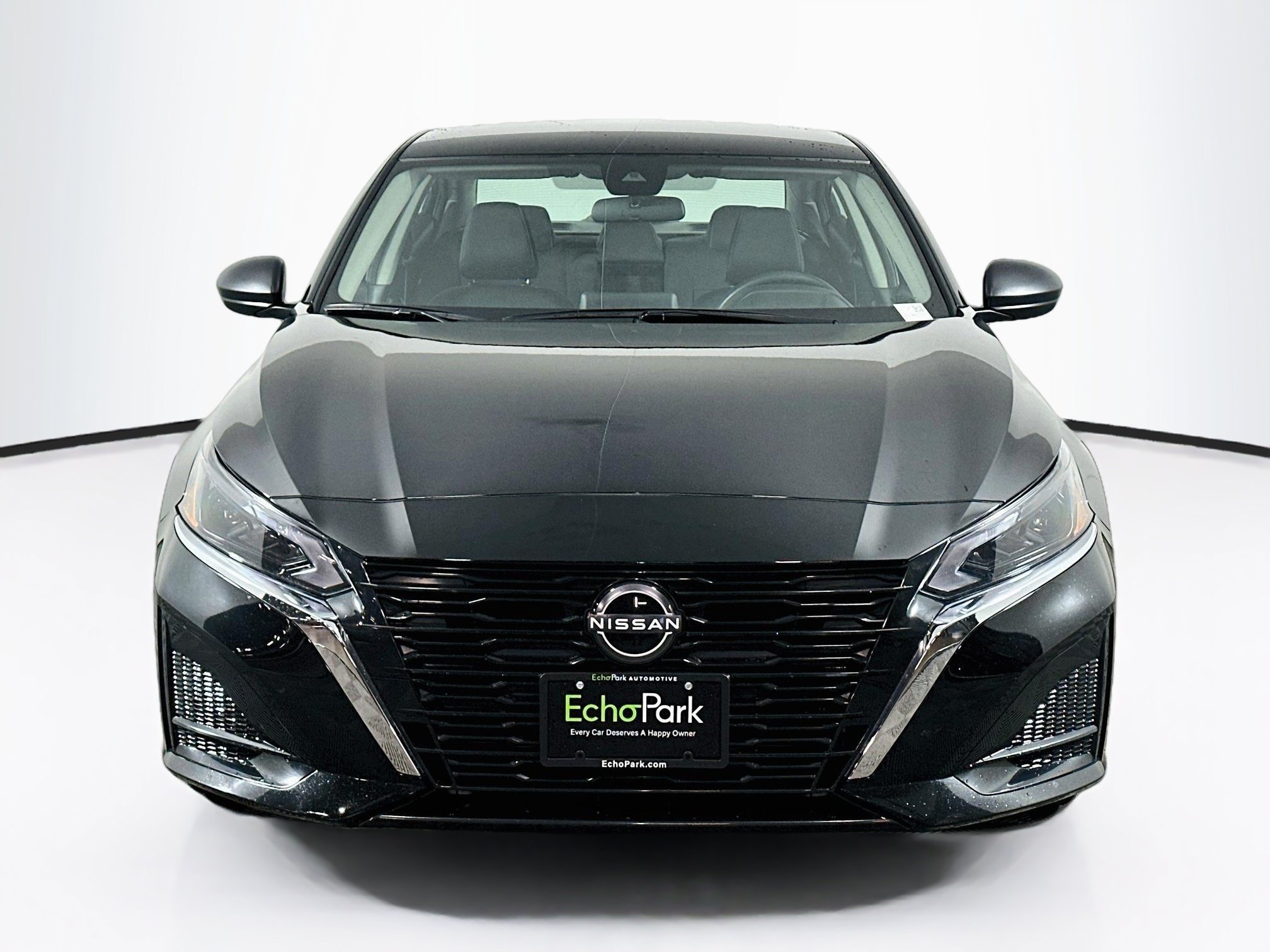Used 2025 Nissan Altima 2.5 SV FWD image 2