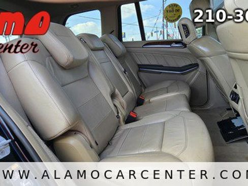 Used 2014 Mercedes-Benz GL 450 4MATIC w/ Lighting Package image 21