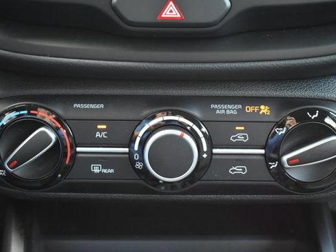 Used 2025 Kia Soul LX FWD image 25