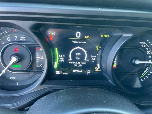 Used 2024 Jeep Wrangler Unlimited w/ Convenience Group AWD/4WD image 14