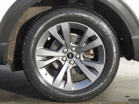 Used 2021 Ford Explorer XLT w/ Equipment Group 202A image 40