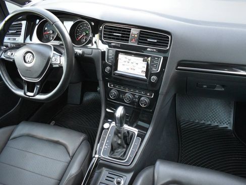 Used 2015 Volkswagen Golf SEL FWD image 27