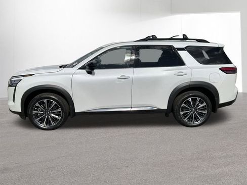 New 2026 Nissan Pathfinder Platinum w/ Accent Package AWD/4WD image 5