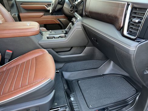 Used 2025 GMC Sierra 3500 Denali Ultimate image 24