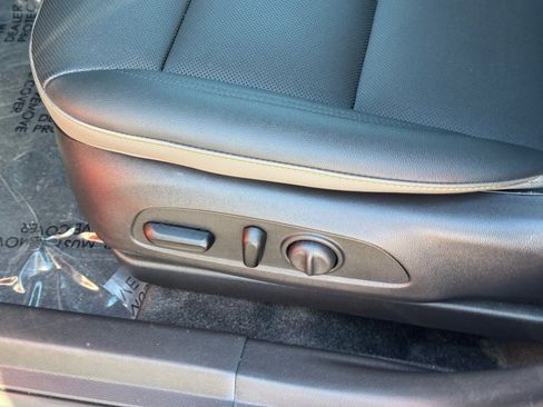 Used 2024 Chevrolet Trax ACTIV w/ Sunroof Package image 19