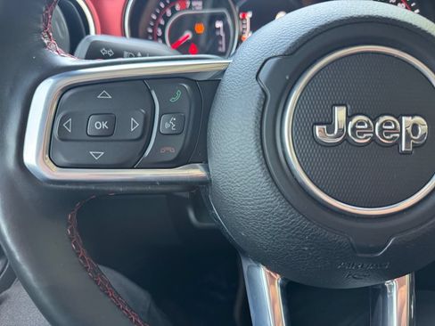 Used 2022 Jeep Wrangler Unlimited Rubicon w/ LED Lighting Group AWD/4WD image 29