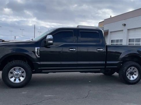 Used 2022 Ford F350 Platinum image 6