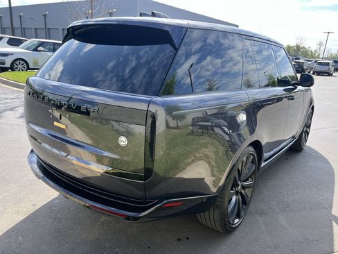 Used 2023 Land Rover Range Rover SV image 7