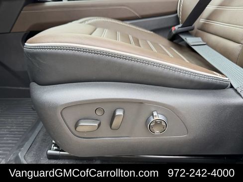 New 2026 GMC Acadia Denali Ultimate w/ LPO, Floor Liner Package AWD/4WD image 24