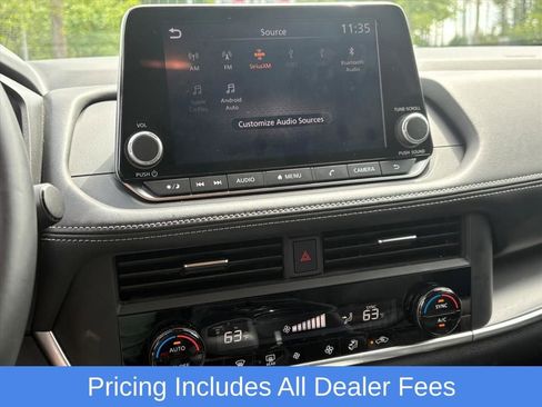Used 2025 Nissan Rogue SV AWD/4WD image 12