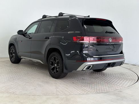 Used 2024 Volkswagen Atlas Peak Edition SEL AWD/4WD image 3