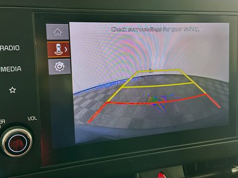 Used 2025 Kia Sportage LX image 21