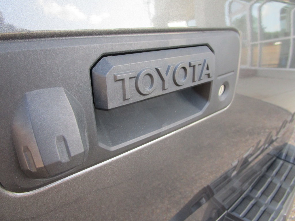 Used 2020 Toyota Tundra Platinum AWD/4WD image 18