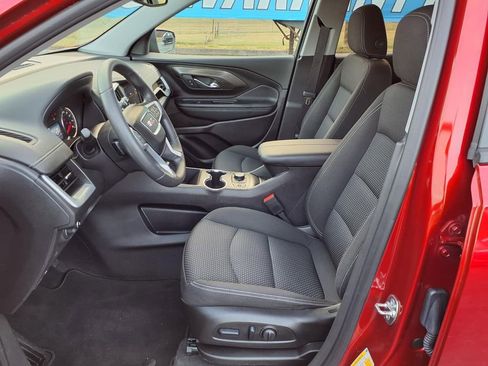 Used 2024 GMC Terrain SLE w/ Driver Convenience Package image 11