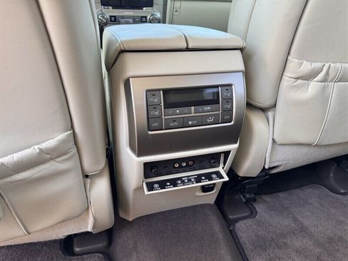 Used 2014 Lexus GX 460 Luxury AWD/4WD image 30