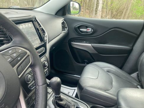 Used 2019 Jeep Cherokee Limited AWD/4WD image 15