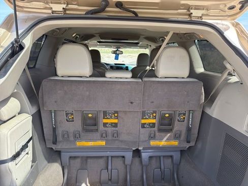 Used 2012 Toyota Sienna XLE w/ Entertainment Pkg image 23
