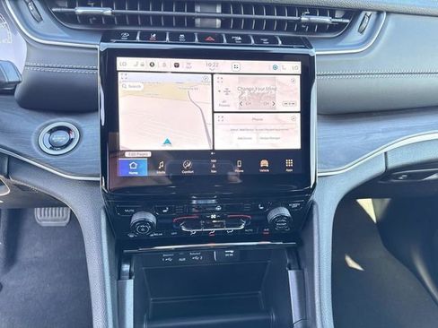 New 2025 Jeep Grand Cherokee Limited w/ Black Appearance Package image 22