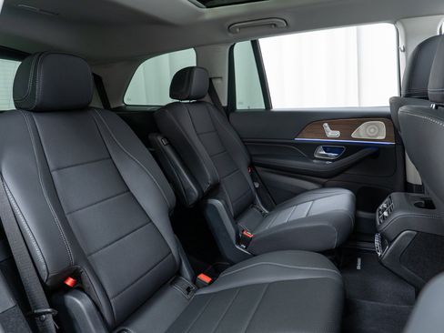New 2026 Mercedes-Benz GLS 450 4MATIC image 24
