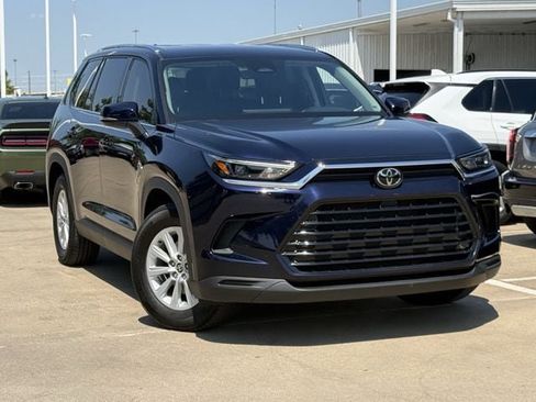 Used 2024 Toyota Grand Highlander AWD image 2