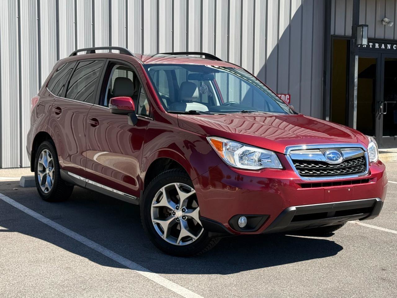 Used 2016 Subaru Forester 2.5i Touring AWD/4WD image 3