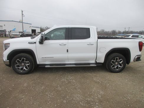 New 2026 GMC Sierra 1500 SLT w/ SLT Premium Plus Package image 10