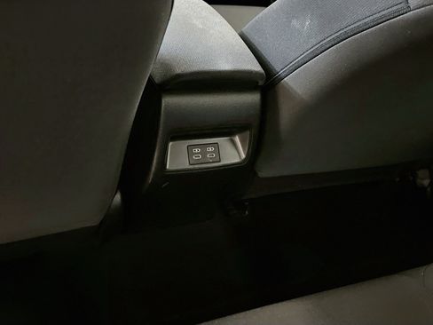 Used 2024 Toyota Corolla LE FWD image 28
