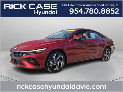 Used 2025 Hyundai Elantra Limited FWD image 1