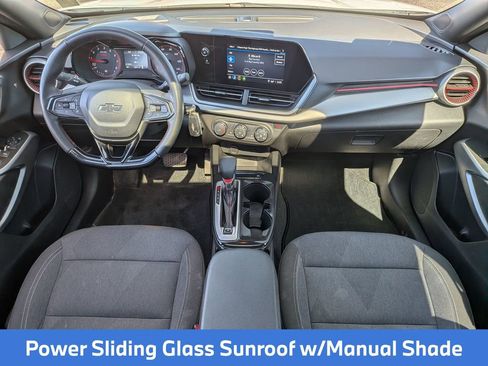 Used 2024 Chevrolet Trax RS w/ Sunroof Package image 11