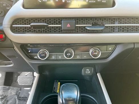 Used 2023 Honda HR-V EX-L image 16