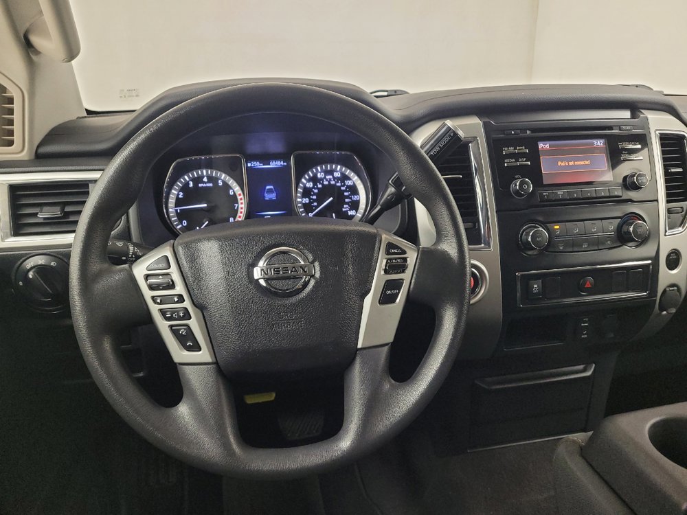 Used 2018 Nissan Titan SV RWD image 22