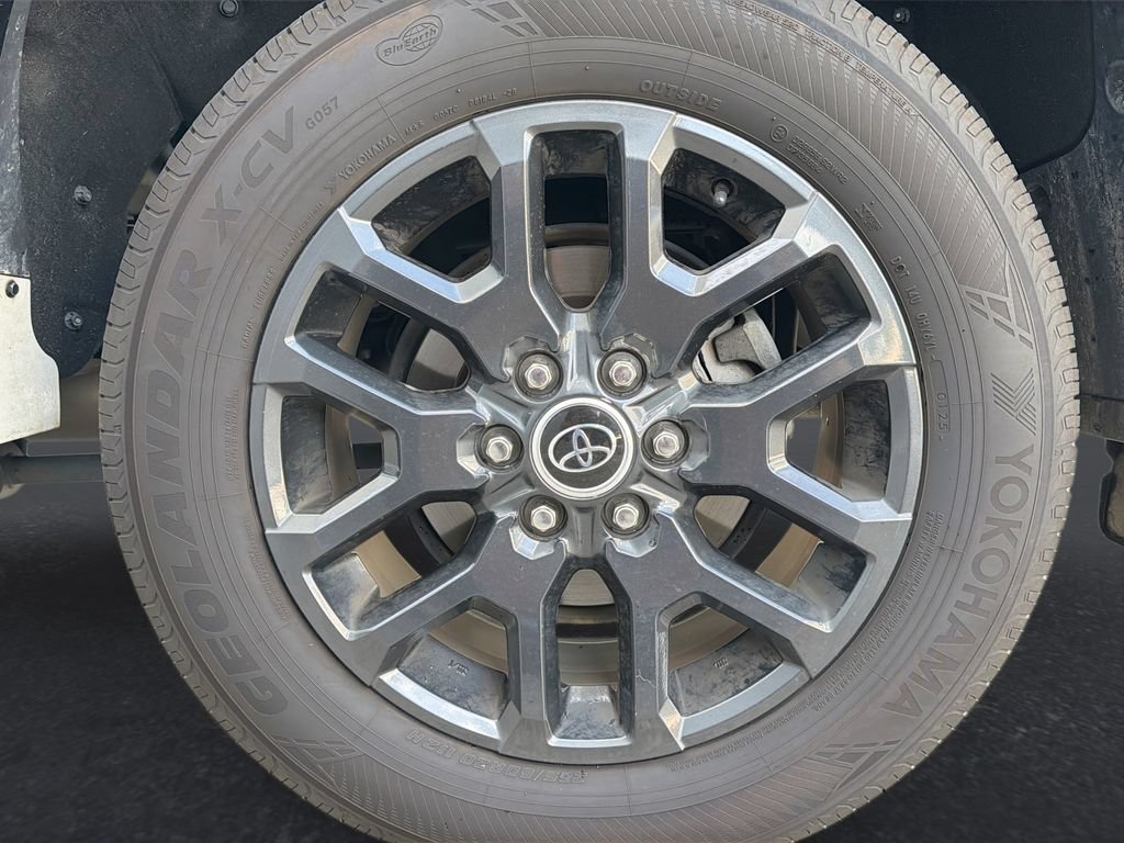 Used 2023 Toyota Sequoia Platinum AWD/4WD image 31